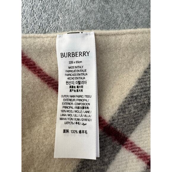 NWT Burberry Archive Beige Classic Check Wool Cape Fringe Shawl Italy 225x85 - Picture 11 of 16